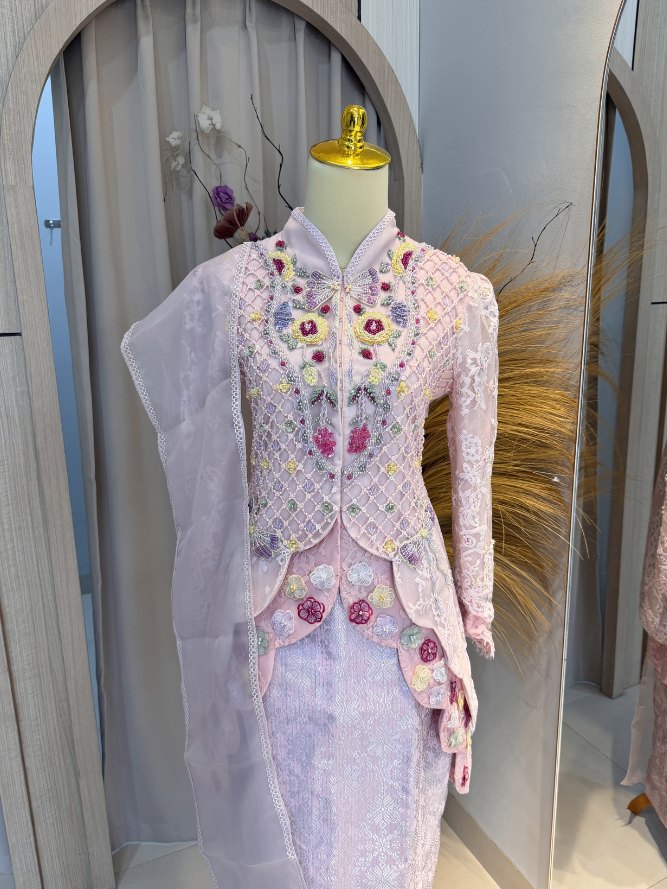 Majesty Pink