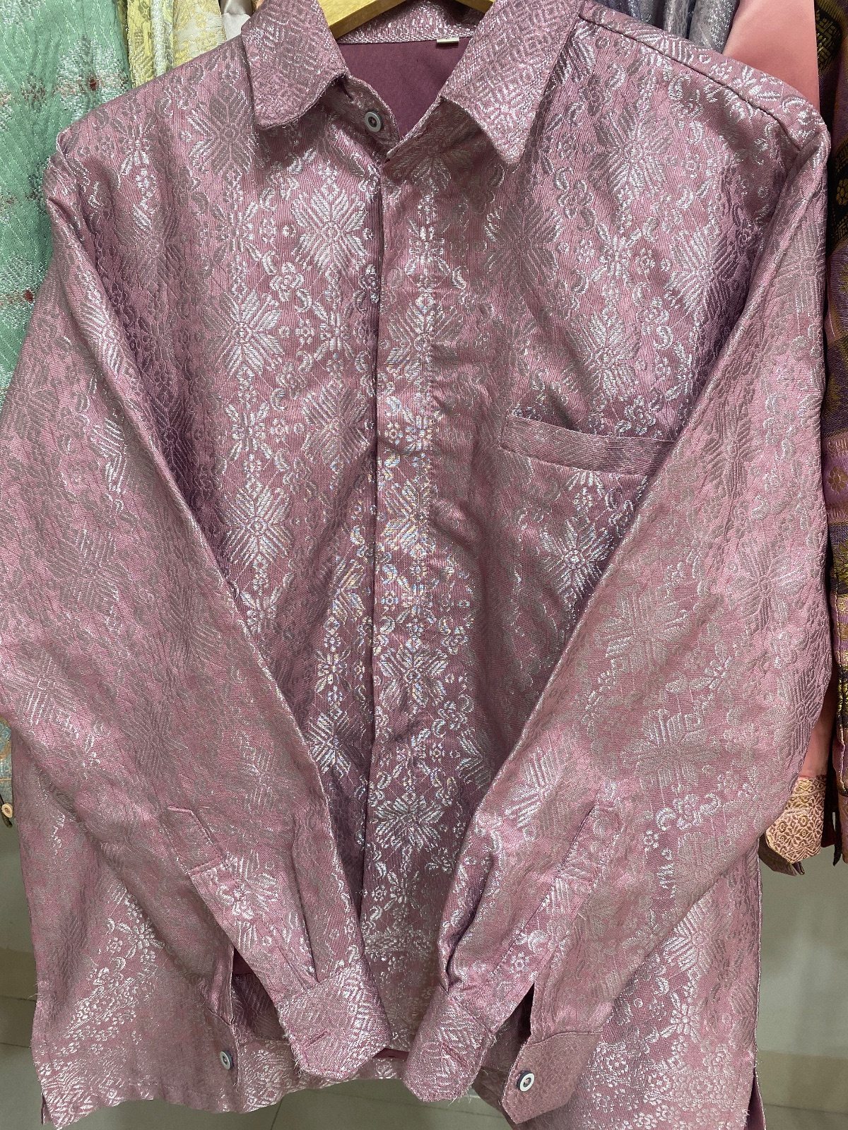 Kemeja Dusty Silver Geometric sz L &M